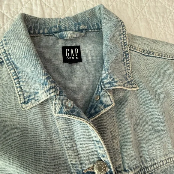 GAP Women's Faded Blue Jean Jacket - Picture 3 of 11